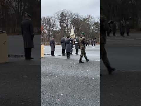 #bundeswehr #wachbataillon Übergabe #kompaniefahne #kompaniechef #stabsmusikkorps #military #army