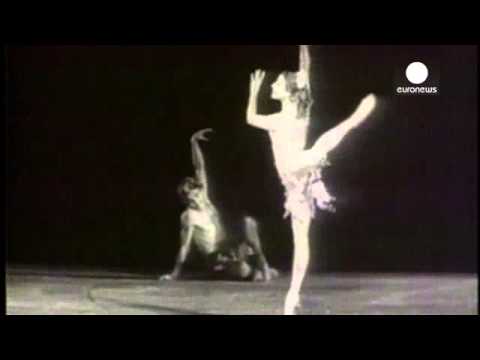 One the most famous ballet dancers in the world, Russian Maya Plisetskaya, dies of a heart attack |