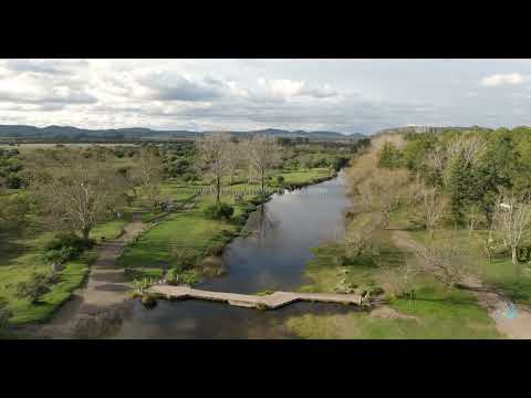 Video aéreo en el río Santa Lucía y el camping Arequita, Lavalleja M3 12580 93