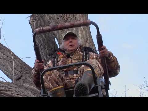 Millennium TreeStand L110 21ft Single Ladder Stand