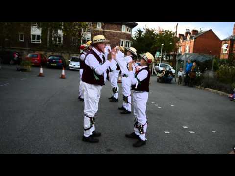 Leeds Morris Men at Heart in Headingley