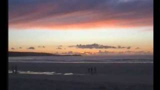 preview picture of video 'Hayle beach (Cornwall) after sunset  Freedom'