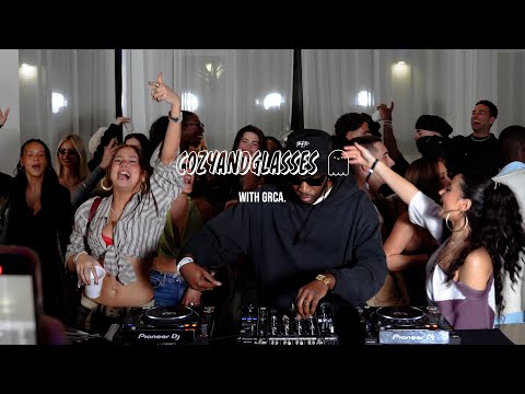 Baile Funk and Afrohouse | grca. | cozyandglasses | set 4.2