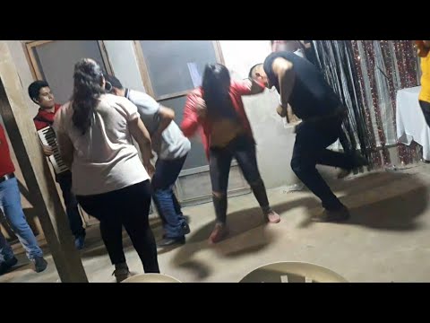 ZAMOREÑO,SOMBRERO VIEJO,ELIA,EL GALLITO FORASTERO etc. huaiños enganchados