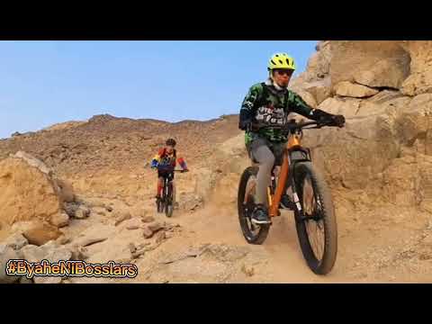 Disyerto PLAYGROUND Ng mga Bikers sa Saudi : ang daming Bato