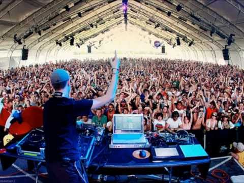 Deadmau5 vs 30 Seconds to Mars