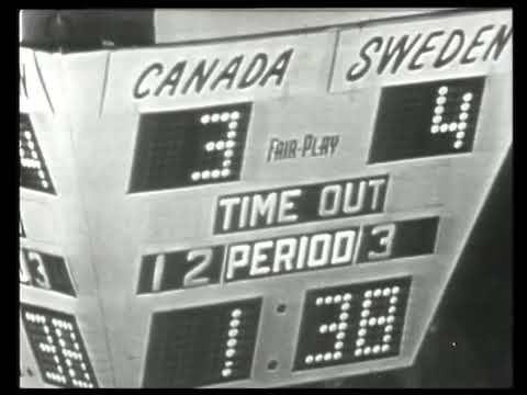 Ishockey VM 1962. Sverige - Kanada.  ”Den glider in i mål”