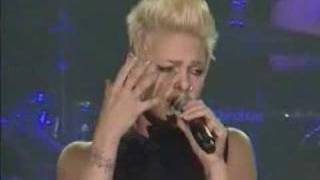 PINK - just like a pill (live) great performance!!!