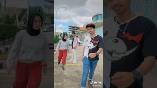 Download lagu Story Wa Tik Tok Lagu Armada Hargai Aku,Akan Di Cover Septi Anak nya Mang Kemi Rt Pada Tahun 2044. mp3 Download lagu Story Wa Tik Tok Lagu Armada Hargai Aku,Akan Di Cover Septi Anak nya Mang Kemi Rt Pada Tahun 2044. mp3