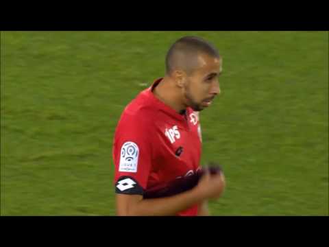 Freak own goal helps PSG go top - Sportdec