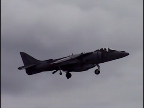2006 MCAS Miramar Airshow - AV-8B Harrier II Demonstration