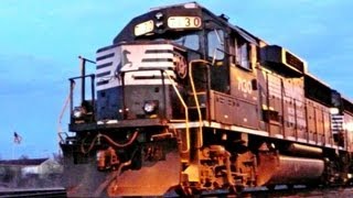 preview picture of video 'Norfolk Southern Freight Train 38E'