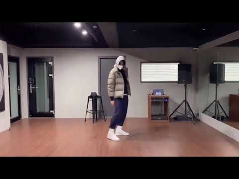 SF9 YooTaeyang - (Dangerous) x Smooth Criminal (Michael Jackson) Dance Practice :)