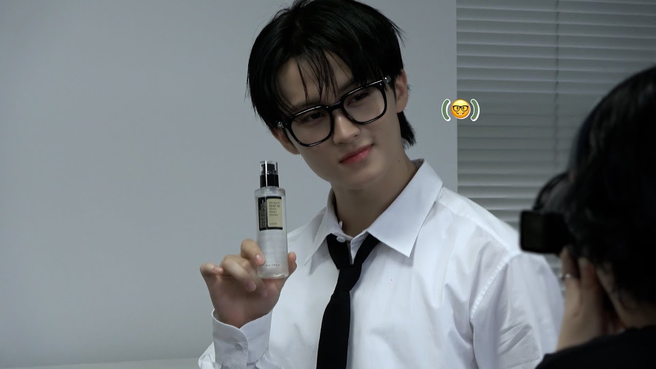 ⋆ ｡˚✴︎⋆멋진 애옹이에게 쏟아지는 칭찬🐯⋆✴︎˚｡⋆ |  MARK COSRX Behind