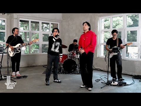 Uan Kaisar (Juicy Luicy) feat. Adrian Khalif - Asing (Live Performance)