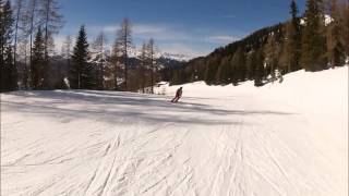 preview picture of video 'Flachau Austria skiing run down from red to blue to bar'