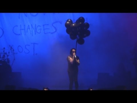 download lagu mp3 mp4 The High End Of Low Tour, download lagu The High End Of Low Tour gratis, unduh video klip The High End Of Low Tour