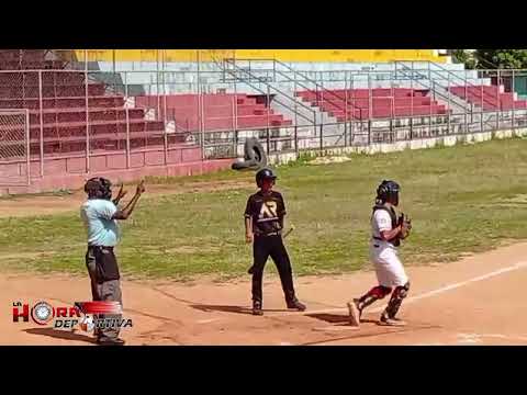 Lanzador Andrew Padrino, jugador de la EBM Red Sox, Estadio Heres en Ciudad Bolívar. 20/08/2026