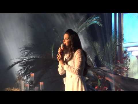 Lana Del Rey - Blue Jeans - Live @Rockhal (Lux) - 30.04.2013 (2)
