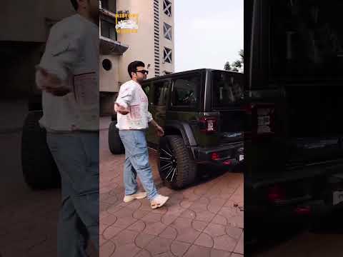 Karan Kundra takes us on a walk around of his Jeep Wrangler Rubicon #karankundrra #mashableindia
