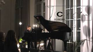 Pianist Lars Arnold spielt Beatles-Klassiker Hey Bulldog