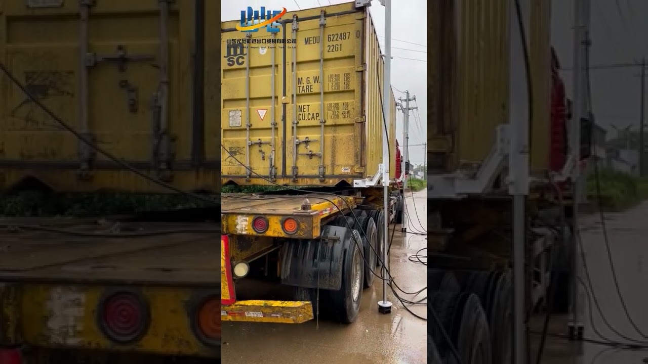 Hydraulic cylinder jacks container lifting system portable container house