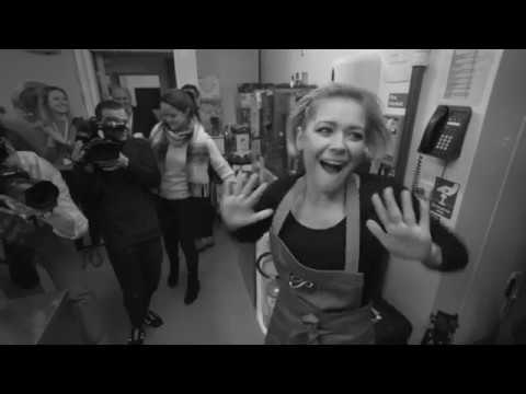 Ready, steady, flip! Panto stars Matt Slack and Suzanne Shaw take on the omelette challenge with celebrity judges Glynn Purnell & Beverley Knight – Birmingham Hippodrome