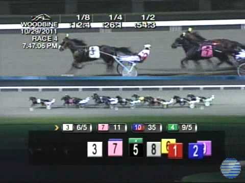 2011 Breeders Crown 2YO Colt Pace - theharnessedge.com