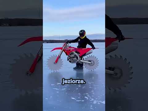 Przymocowali piłę tarczową do motocyklu 🏍️