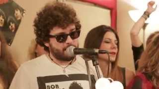 BESOS ROBADOS - Ladronas (Videoclip Oficial)