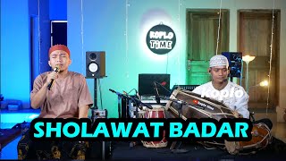 Download lagu Bikin Hati Adem Sholawat Badar versi koplo feat. Sulthon @Santri Njoso mp3 Download lagu Bikin Hati Adem Sholawat Badar versi koplo feat. Sulthon @Santri Njoso mp3