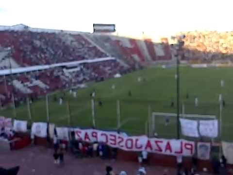 "Juegue donde juegues voy a ir ? ? // Huracán vs Central" Barra: La Banda de la Quema &bull; Club: Huracán &bull; País: Argentina