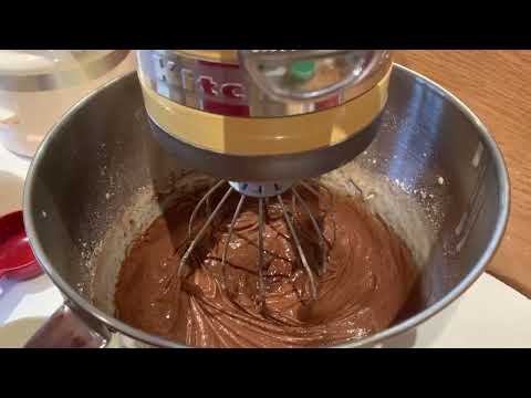 Super Moist Chocolate Cupcakes