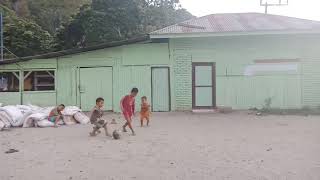 preview picture of video 'Main sepak bola tradisional di kampung haranggaol'