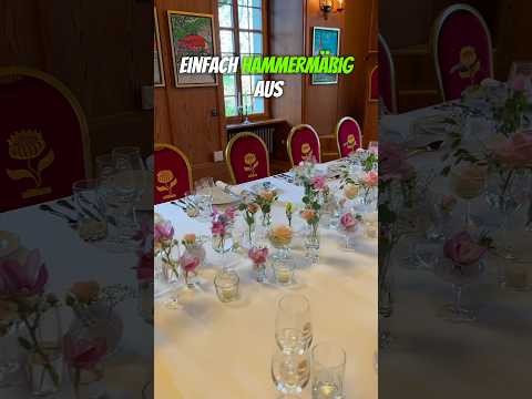 TischdekobHit für eine grosse Tafel #blumen #deko #floristik #blumenmann