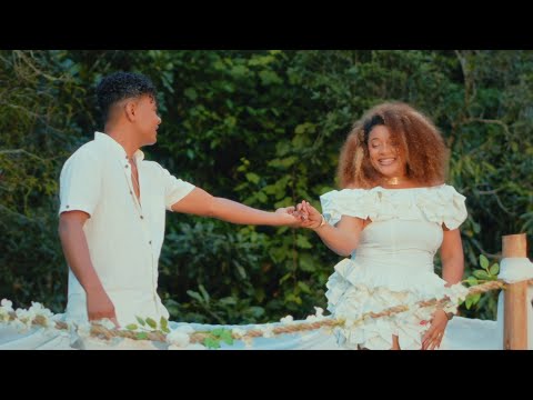 KOIKE & FARAH JOHN'S  -FITIAVAKO ANAO- (clips officiel)