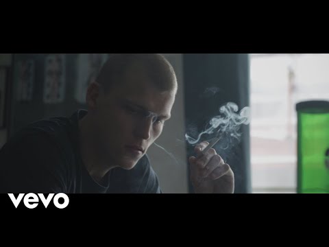 Ude Af Kontrol, Faustix - Langt Ude