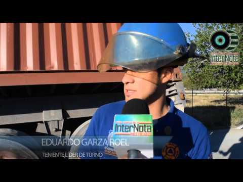 FALLA MECANICA EN TRAILER PROVOCA QUE UNA DE SUS CAJAS SE DESPRENDIERA EN CARRETERA NACIONAL