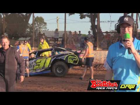 Super Sedans - Heat 3 - Summer Slam - Kingaroy Speedway - 01.01.17