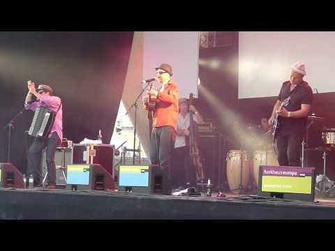 Chicha Libre beim s.o.m.a-Festival 2010 in Köln