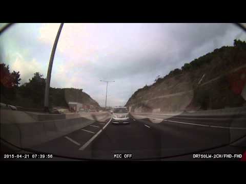 Volkswagan PL3317 escapes being caught in using bus lane