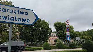 Zablokowany przejazd przez parking starostwa