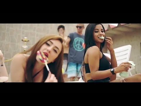 Nina Capelly e MC Plebéia - Papapa Com Bumbum (Video Clipe Oficial)