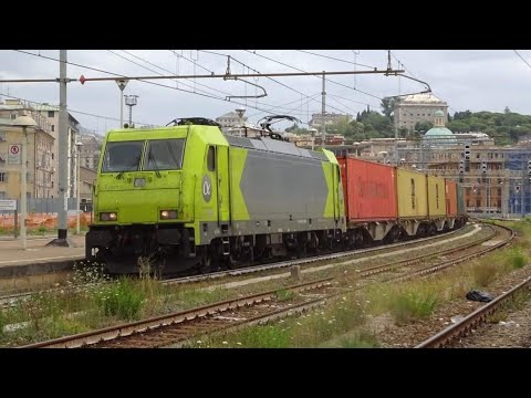 Transiti, arrivi e partenze alla stazione di Genova Brignole! Treno dei Pellegrini, merci e altro!
