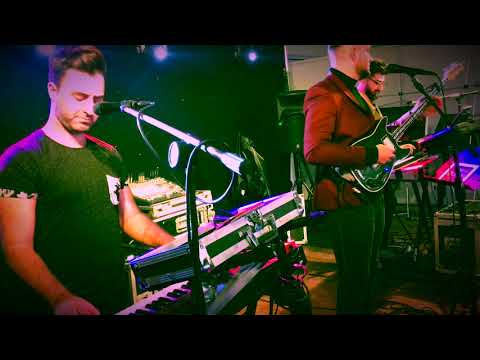 download lagu mp3 mp4 Topragin Sesi, download lagu Topragin Sesi gratis, unduh video klip Topragin Sesi