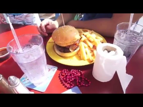 EXPLORING GEORGETOWN AND 7 MILE BEACH  (BAZA VLOG 2)