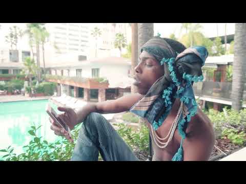 DMILLS1100 - ON THE ROAD