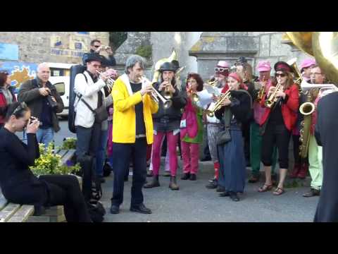 Sunet Oro à Ouessant, le Gipsy Burek Orkestar et les fanfare