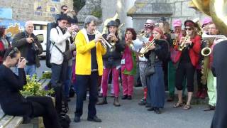 Sunet Oro à Ouessant, le Gipsy Burek Orkestar et les fanfare