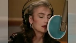 Nobody&#39;s Darling But Mine – Emmylou Harris and Chieftains with Lyrics